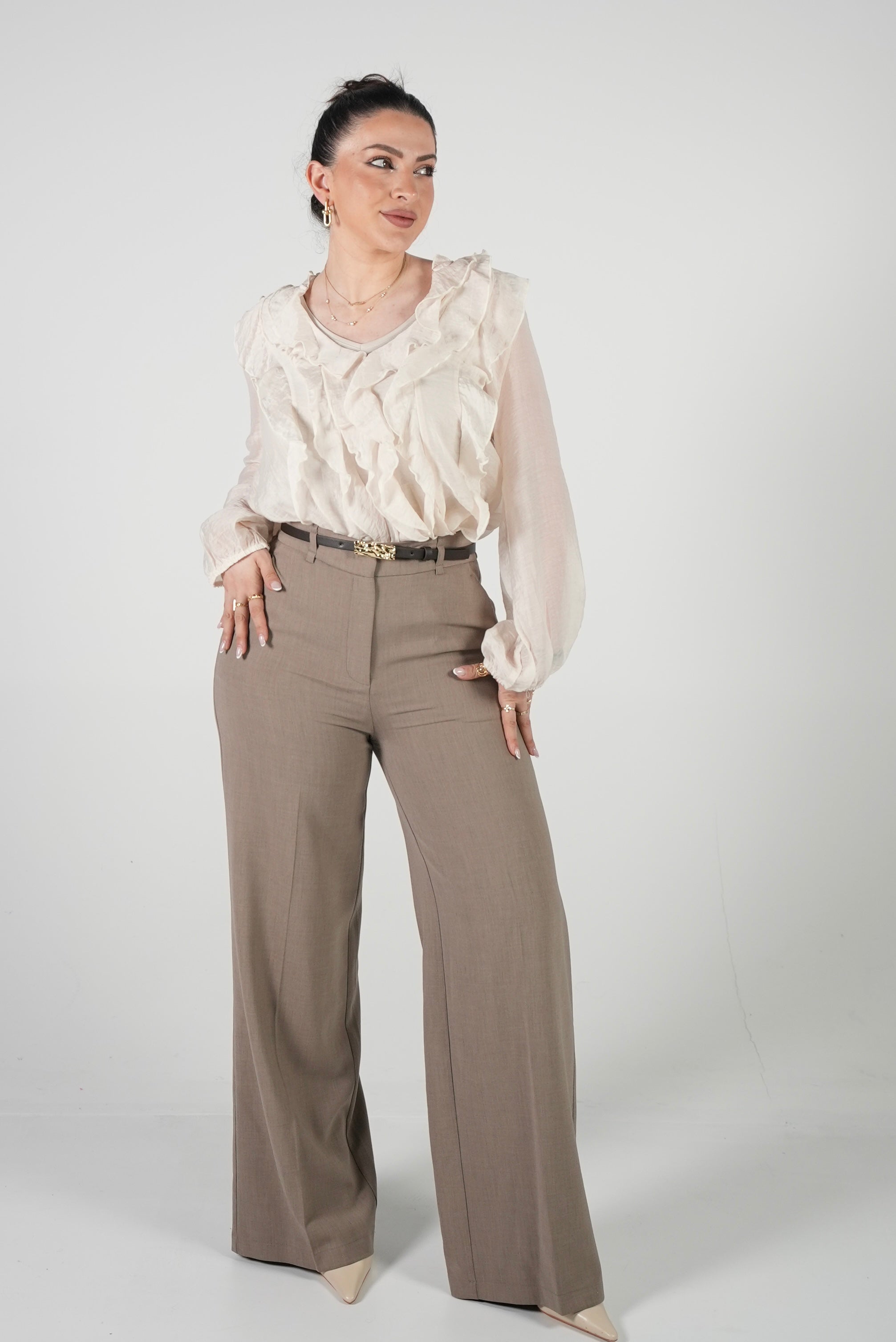 بنطلون قماش طحيني مع قشاط