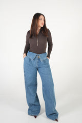 بنطلون جينز مقفوع