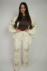 طقم بيج مخرّز - جارزة وبنطلون