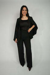 طقم أسود بليزر وبنطلون