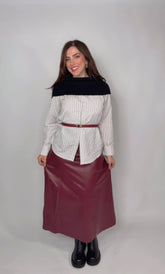 تنورة جلد خمري