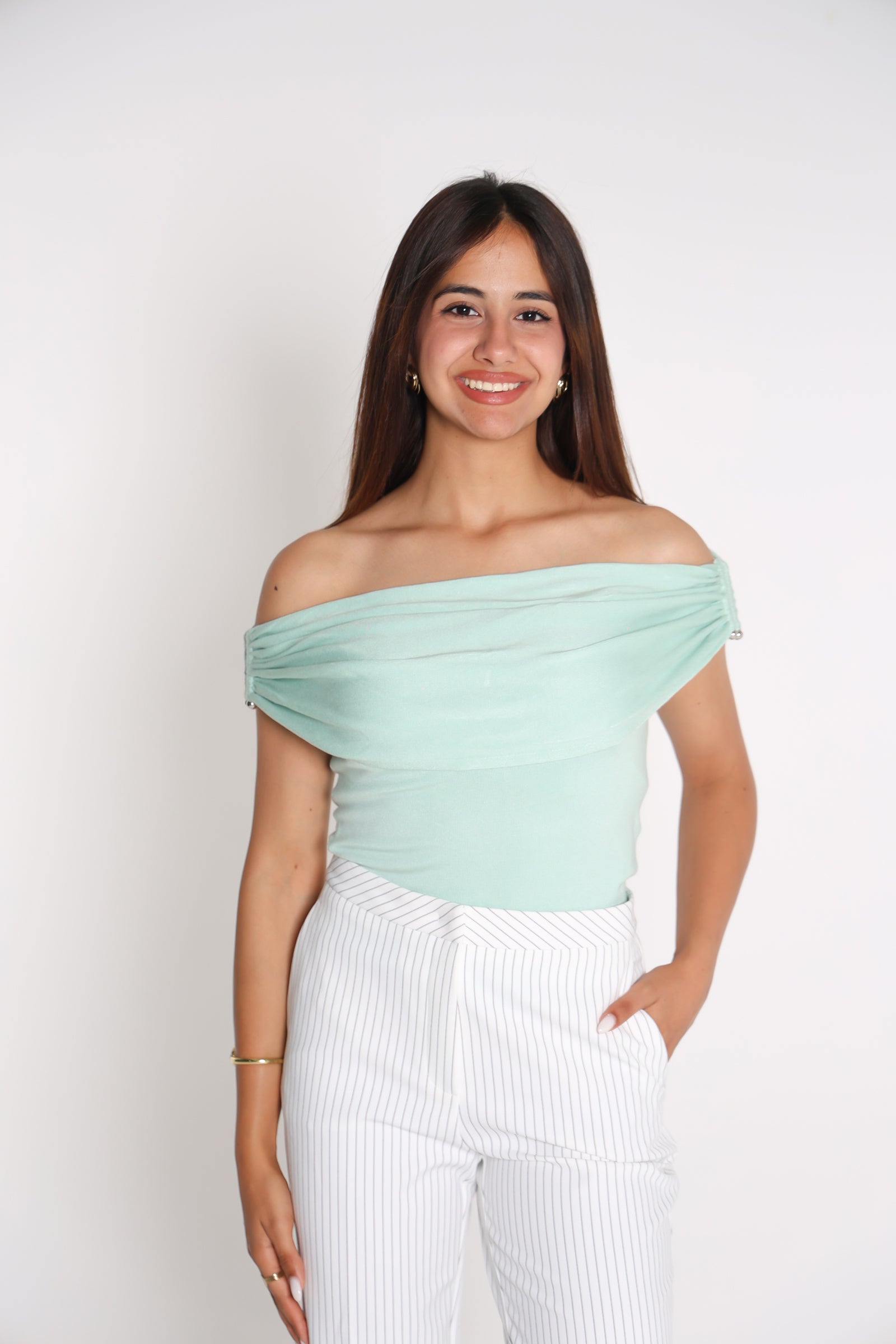 بلوزة Off Shoulder