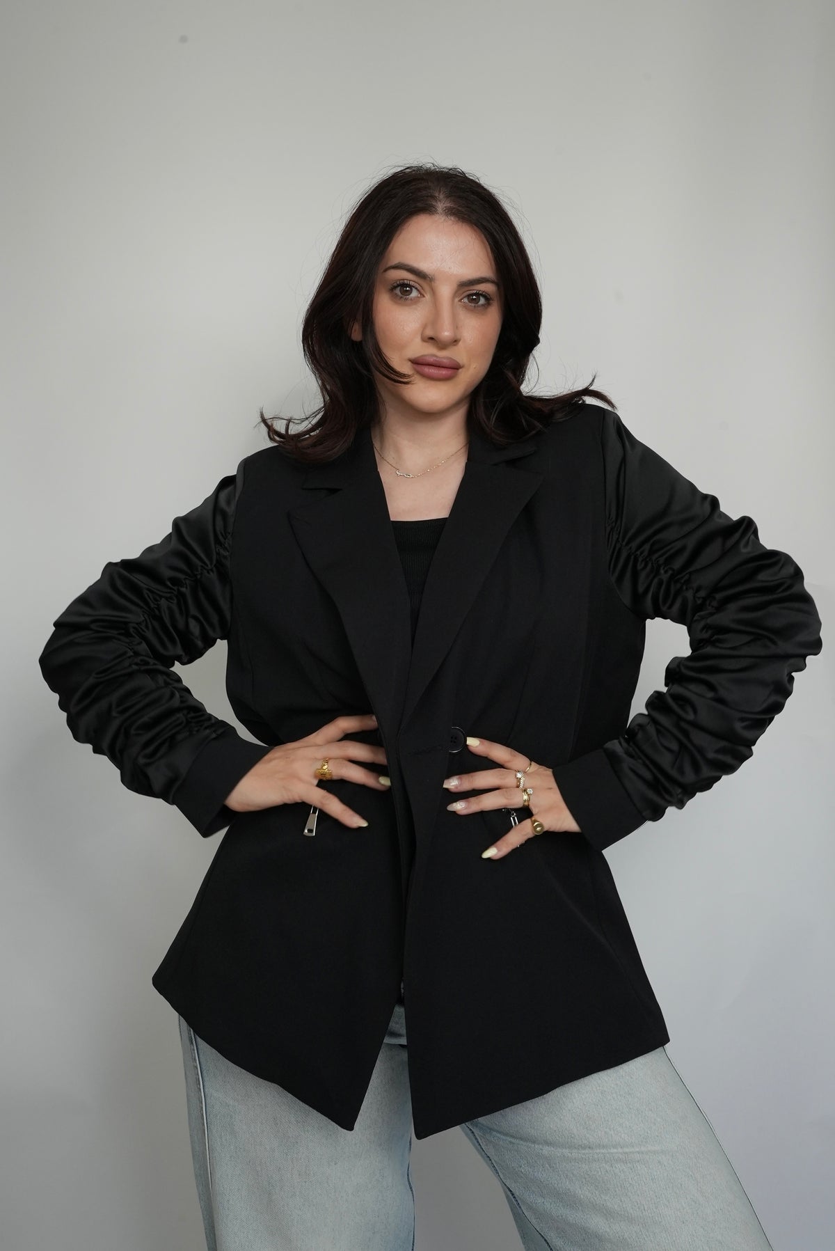 بليزر  أسود ايديه ساتان